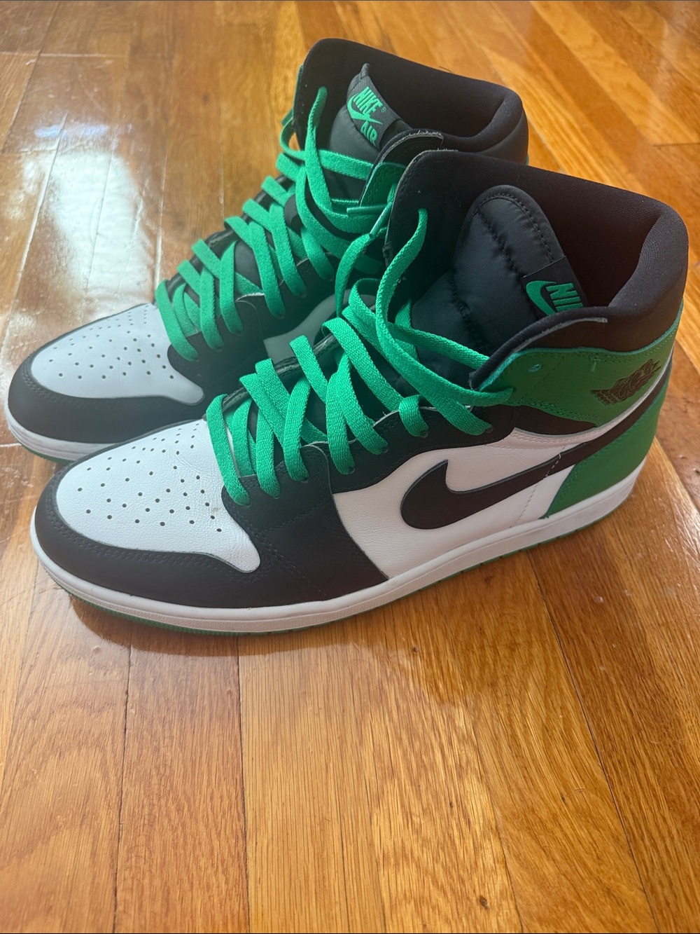 Nike Air Jordan 1 Mid — Black, White & Green